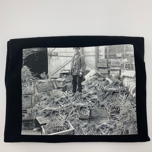 Cookies prohibition graphic tee - Picture 3 of 10